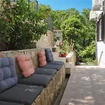 Dilk Gostinjska kuća 3*