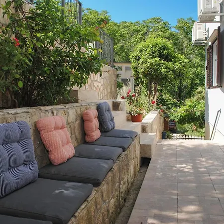 Dilk Gostinjska kuća 3*