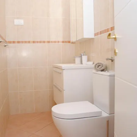 Dilk Gostinjska kuća 3*