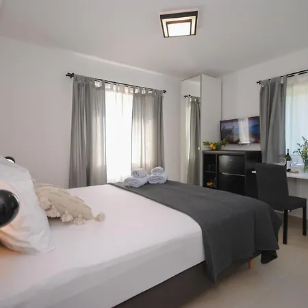 Gostinjska kuća Dilk 3*