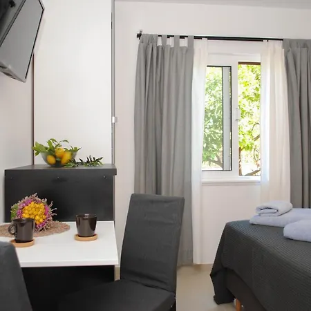 Dilk Gostinjska kuća 3*