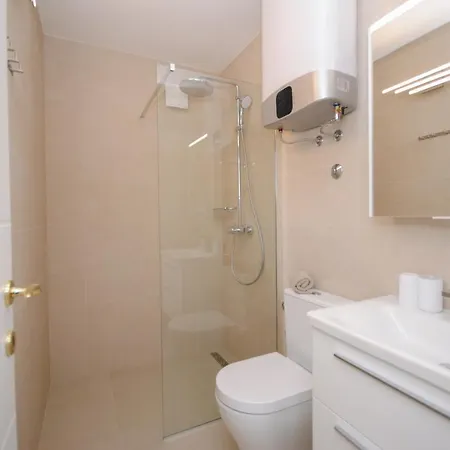 ゲストハウス Dilk 3*